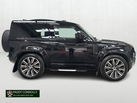 2025 Land Rover Defender - thumbnail 4