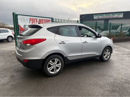 2011 Hyundai ix35 1.7 CRDI PREMIUM 2WD 5DR €4,350 thumbnail