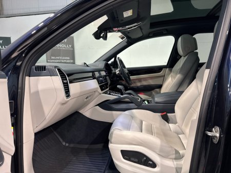 2022 Porsche Cayenne - thumbnail 21