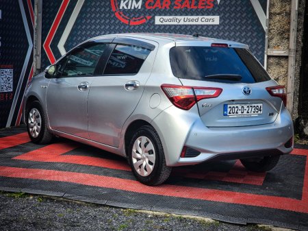 2020 Toyota Vitz - thumbnail 12