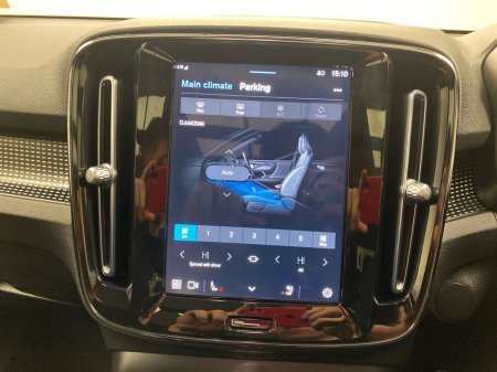 2022 Volvo XC40 - thumbnail 18