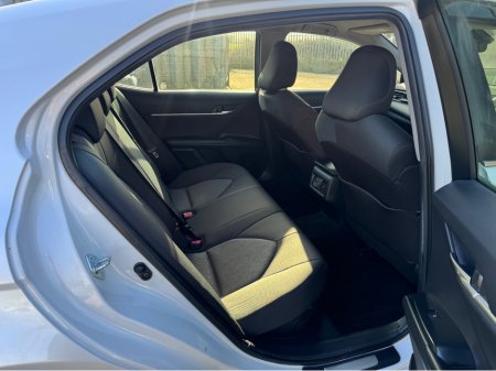 2020 Toyota Camry - thumbnail 10