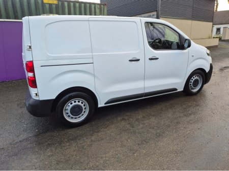 2017 Citroen Dispatch XS BLUEHDI 95 4DR €9,750 thumbnail