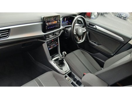 2024 Volkswagen T-Roc LIFE 2.0 TDI 116HP *APP CONNECT, ADAPTIVCE CRUISE CONTRO, BLUETOOTH* €31,495 thumbnail