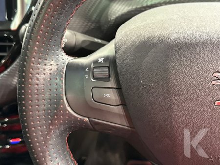 2016 Peugeot 2008 - thumbnail 16