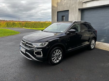2024 Volkswagen T-Roc 3DA-A1DFF 5DR AUTO €39,950 thumbnail