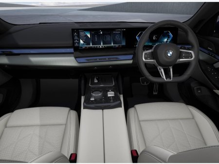 2026 BMW 5 Series - thumbnail 3