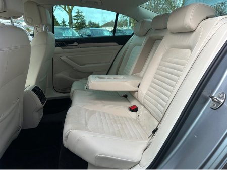 2018 Volkswagen Passat - thumbnail 13