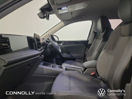 2026 Volkswagen Tiguan  thumbnail