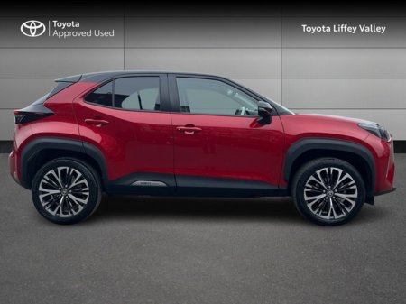 2024 Toyota Yaris Cross - thumbnail 3