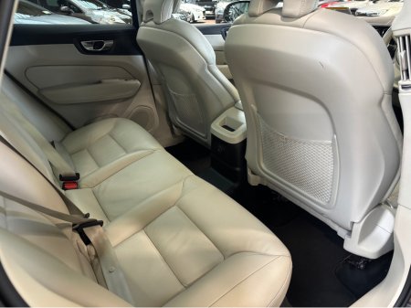 2023 Volvo XC60 - thumbnail 7
