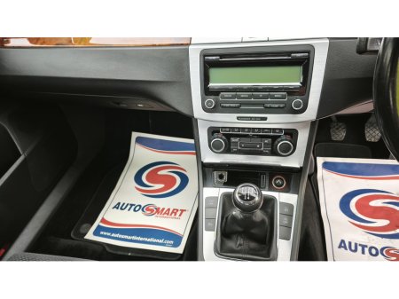 2010 Volkswagen Passat - thumbnail 20