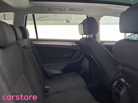 2018 Volkswagen Tiguan - thumbnail 10