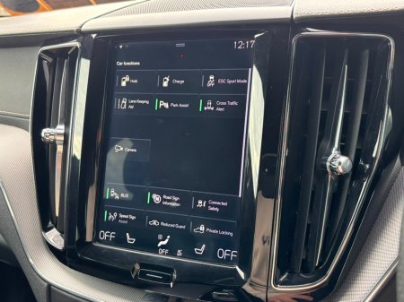 2018 Volvo XC60 T8 R-Design Pro AWD 320BHP €26,995 thumbnail