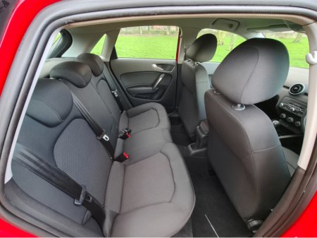 2014 Audi A1 AUTO//LOW kms//NEW NCT €9,950 thumbnail