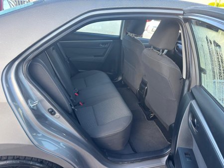 2015 Toyota Corolla - thumbnail 10