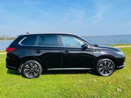 2017 Mitsubishi Outlander - thumbnail 5