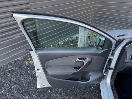 2012 Volkswagen Polo 1.2 TSI AUTO 5DR €7,995 thumbnail