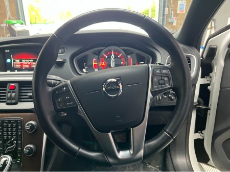 2017 Volvo V40 - thumbnail 8