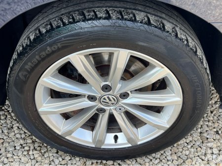 2015 Volkswagen Passat - thumbnail 15