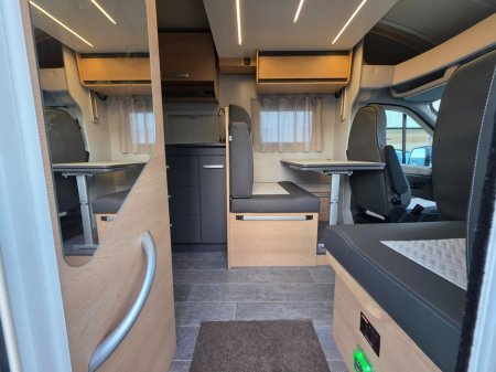 2025 Ford Transit - thumbnail 19