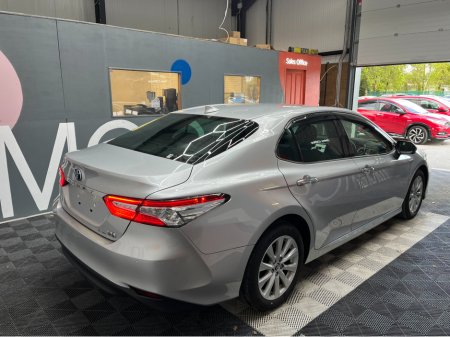 2020 Toyota Camry - photo 2