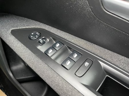 2022 Peugeot 5008 1.5 BlueHDi Active Premium SUV 5dr Diesel Manual Euro 6 (s/s) (130 ps) thumbnail