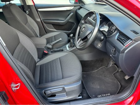 2019 Skoda Octavia AMBITION 1.6 TDI 115HP 4DR €16,950 thumbnail
