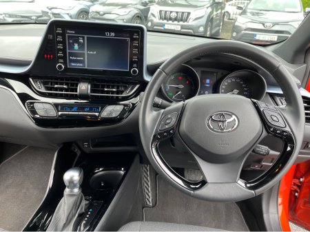 2021 Toyota C-HR 1.8 HYBRID SPORT BI- 4DR AUTO €25,888 thumbnail