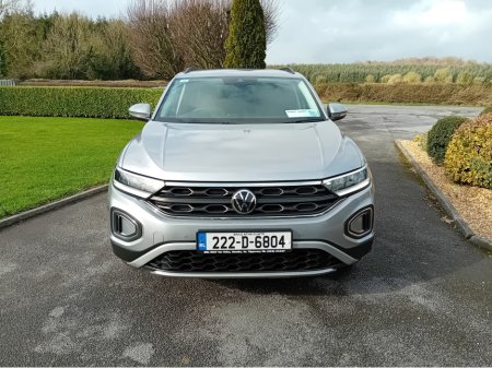 2022 Volkswagen T-Roc LIFE 2.0 TDI MANUAL 6SPEED FWD 116HP 5 5DR thumbnail