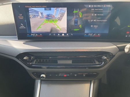 2025 BMW 3 Series - thumbnail 19