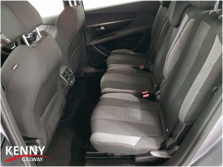 2022 Peugeot 5008 - thumbnail 13