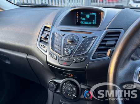 2015 Ford Fiesta - thumbnail 10