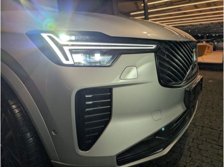 2025 Volvo XC90 T8 ULTRA AWD €86,888 thumbnail