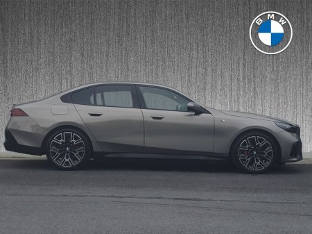 2024 BMW 5 Series - thumbnail 3