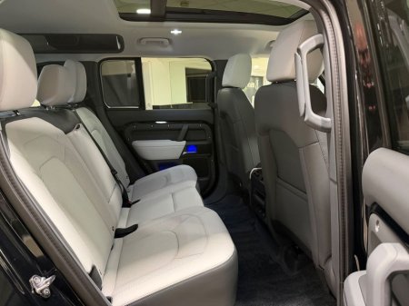 2025 Land Rover Defender X-DYNAMIC SE=HUGE SPEC//LIGHT INTERIOR//AS NEW=2 YEAR WARRANTY=TAILORED FINANCE PACKAGES AVAILABLE=TRADE IN'S WELCOME €104,995 thumbnail