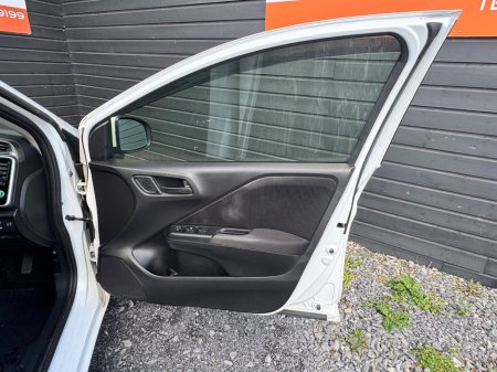 2019 Honda Grace - thumbnail 14