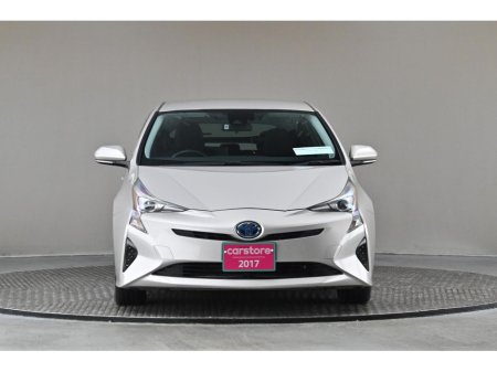2017 Toyota Prius - thumbnail 2