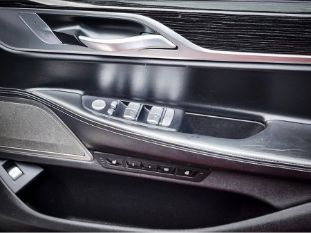 2021 BMW 7 Series M745e plug-in hybrid €49,950 thumbnail