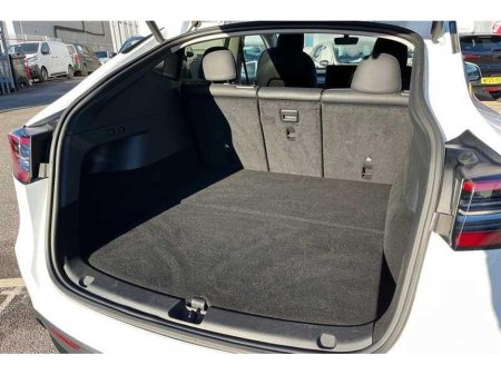 2022 Tesla Model Y Y RWD 420 €28,950 thumbnail