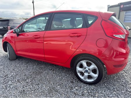 2010 Ford Fiesta - thumbnail 3