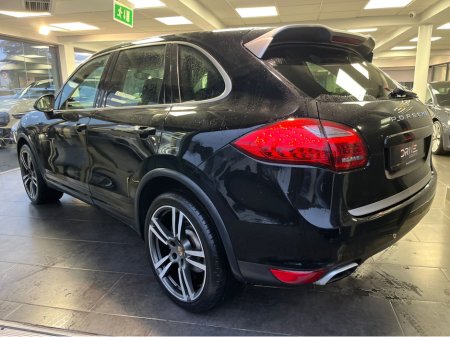 2014 Porsche Cayenne 3.0 D V6 PLATINUM EDITION €27,900 thumbnail