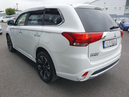 2016 Mitsubishi Outlander - thumbnail 6