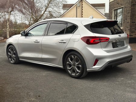 2022 Ford Focus - thumbnail 5