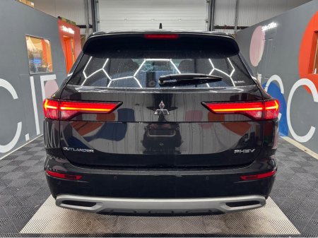 2024 Mitsubishi Outlander - thumbnail 3