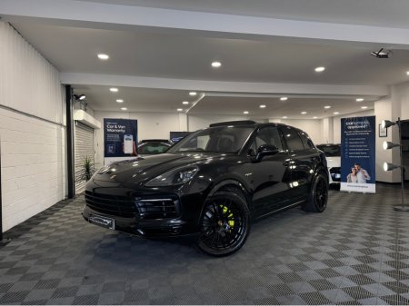 2019 Porsche Cayenne V6 E-HYBRID AUTO €59,899