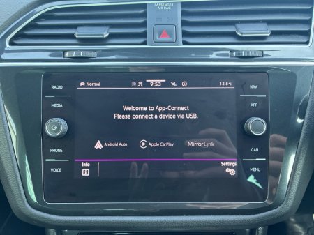 2023 Volkswagen Tiguan - thumbnail 17