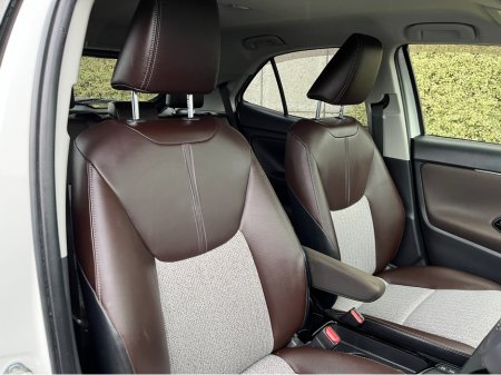 2021 Toyota Yaris Cross Z HYBRID AUTOMATIC 1.5 PETROL //HIGH SPEC//HALF LEATHER HEATED SEATS//HEATED STEERING WHEEL//360 PARKING CAMERAS// €22,950 thumbnail