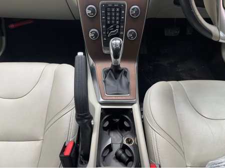 2016 Volvo V40 - thumbnail 18