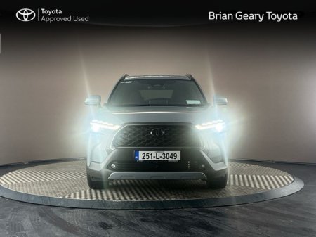 2025 Toyota Corolla Cross HYBRID SPORT €39,950 thumbnail